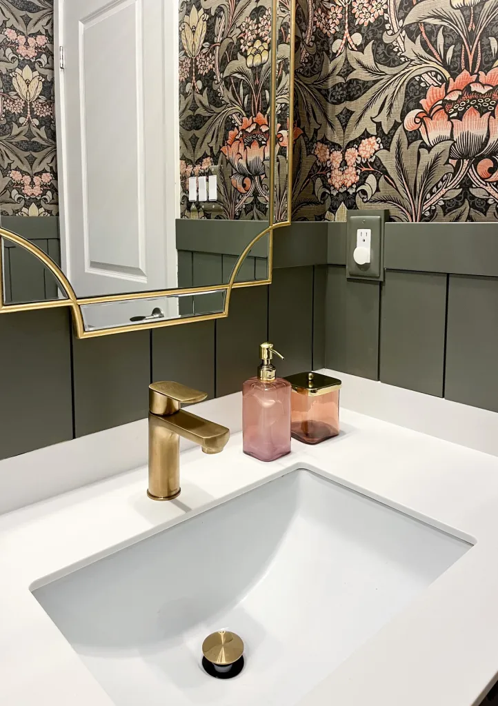 Tapeziertechnik - Malerei Salzburg-Umgebung | Maler, Anstreicher und Lackierer - AKTIV MALEREI e.U.